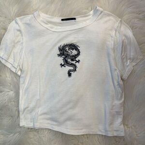 2000s white and black dragon crop top